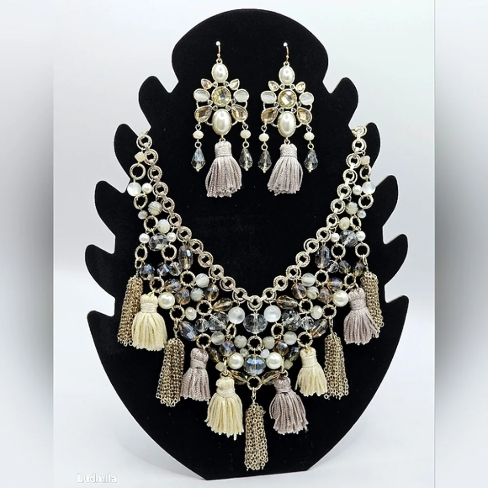 BLACK LABEL by Chico's Mixed Material Beaded‎ Tassel Necklace Set